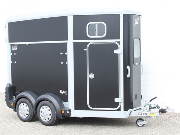 Ifor Williams Pferdeanhänger HB506|Sattelkammer|schwarz