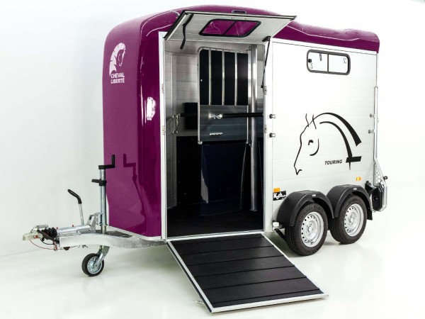 Cheval Liberte Pferdeanhänger Touring Country|Pullman-Fahrwerk| Frontausstieg| violett