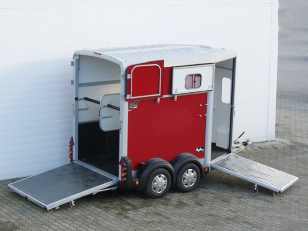 Ifor Williams Pferdeanhänger HB506|Frontausstieg|rot