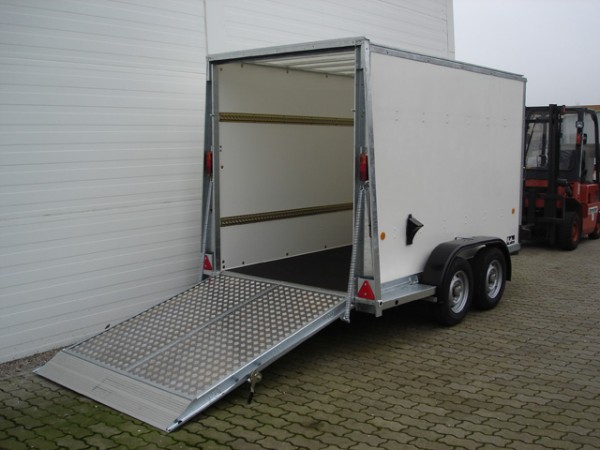 Ifor Williams Kofferanhänger BV 147x303cm H:214cm 2,7t|Klappenkombi