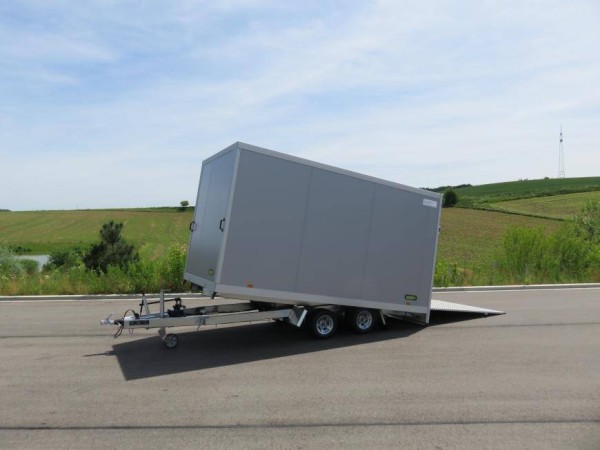 Kippbarer Kofferanhänger/ Sonderbauten